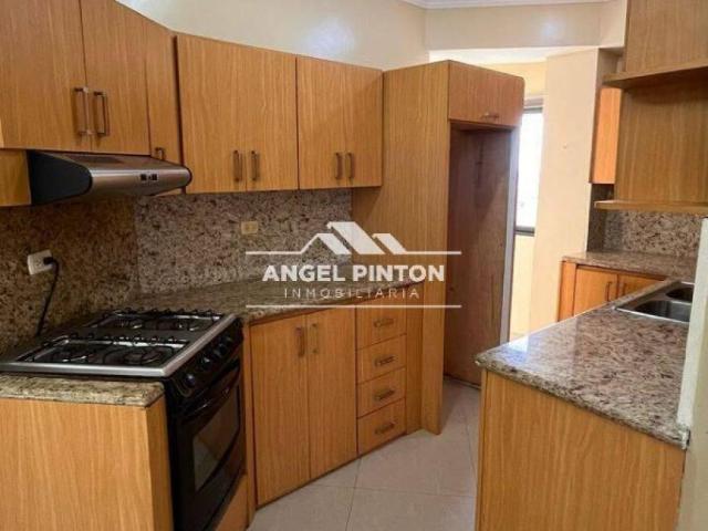 Apartamento en venta en Cacique Mara, Maracaibo