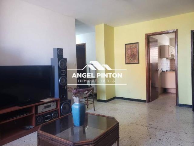 Apartamento en venta en Cacique Mara, Maracaibo