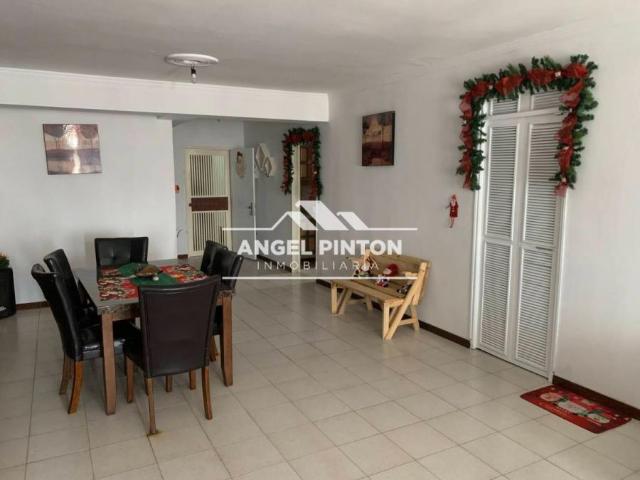 Apartamento en venta en Cacique Mara, Maracaibo