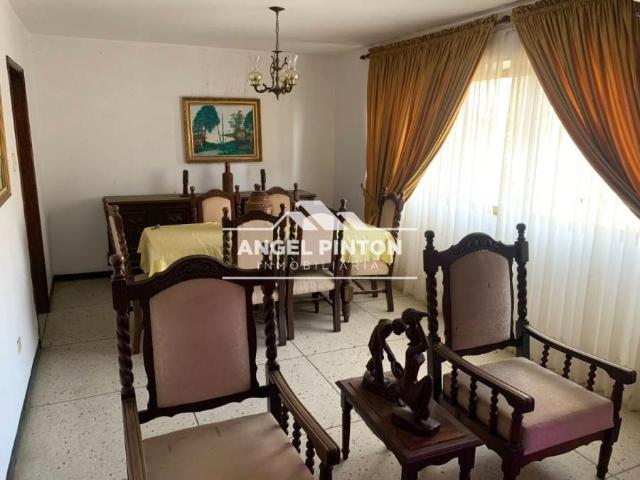 Apartamento en venta en Cacique Mara, Maracaibo