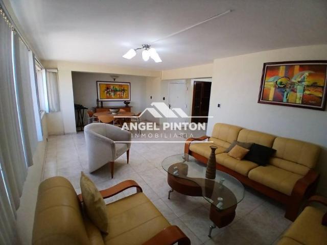 Apartamento en venta en Cacique Mara, Maracaibo
