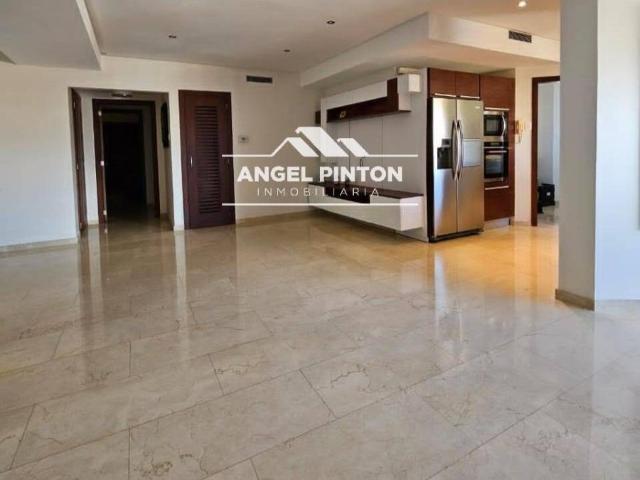 Apartamento en venta en Cacique Mara, Maracaibo