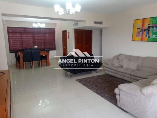 Apartamento en venta en Cacique Mara, Maracaibo