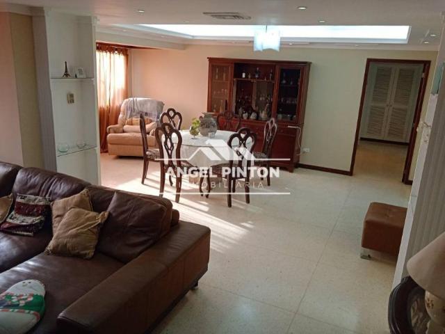 Apartamento en venta en Cacique Mara, Maracaibo