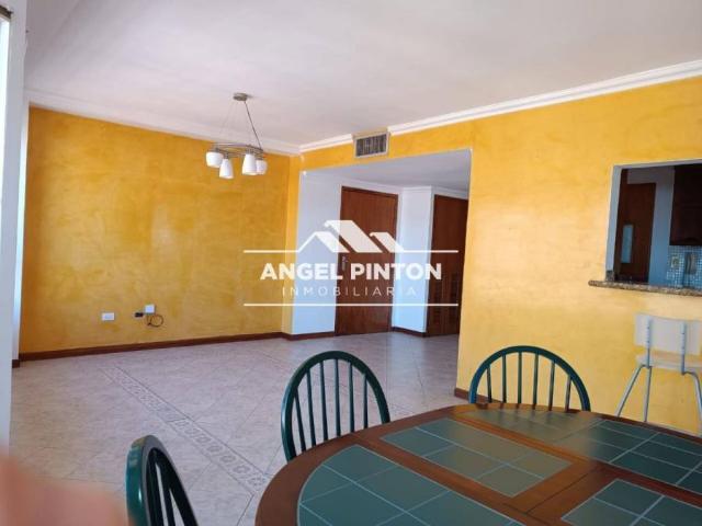 Apartamento en venta en Cacique Mara, Maracaibo