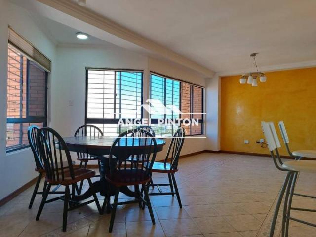 Apartamento en venta en Cacique Mara, Maracaibo