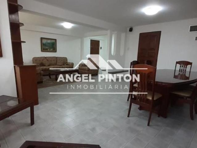 Apartamento en venta en Cacique Mara, Maracaibo