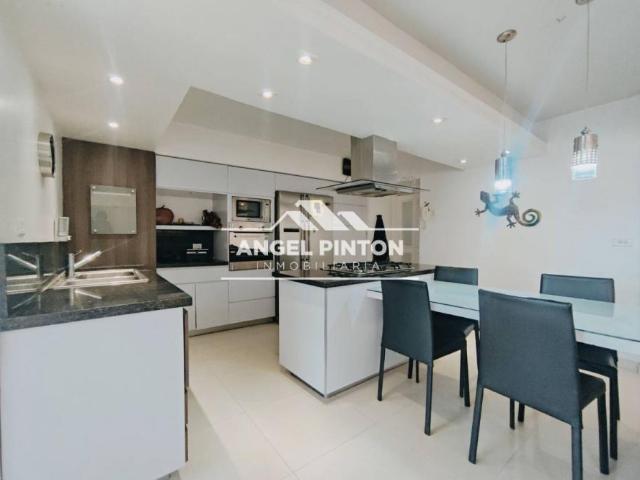 Apartamento en venta en Cacique Mara, Maracaibo
