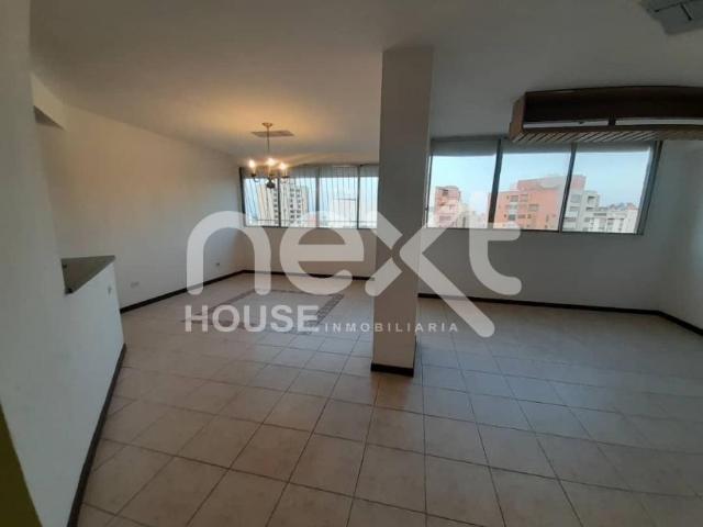 Apartamento en venta en Cacique Mara, Maracaibo