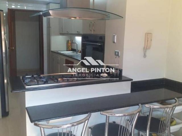 Apartamento en venta en Cacique Mara, Maracaibo