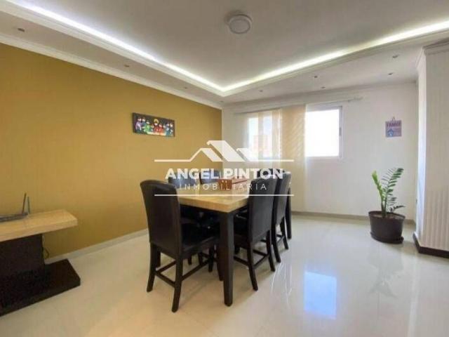 Apartamento en venta en Cacique Mara, Maracaibo