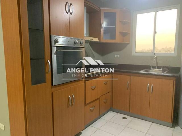 Apartamento en venta en Cacique Mara, Maracaibo