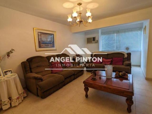 Apartamento en venta en Cacique Mara, Maracaibo