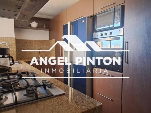 Apartamento en venta en Cacique Mara, Maracaibo