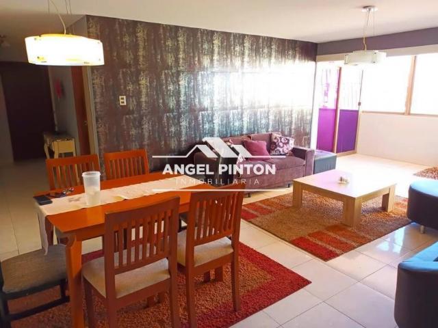 Apartamento en venta en Cacique Mara, Maracaibo