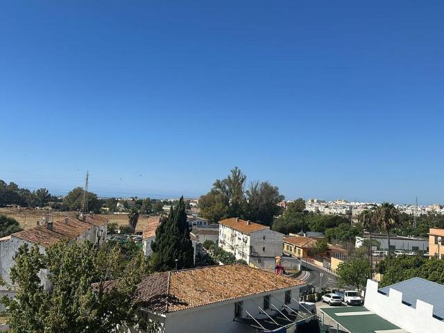 Apartamento en venta en Marbella, Nueva Andalucía