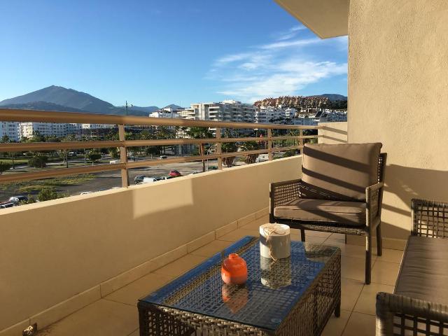 Apartamento en venta en Marbella, Nueva Andalucía
