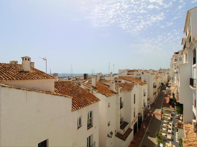 Apartamento en venta en Marbella, Nueva Andalucía