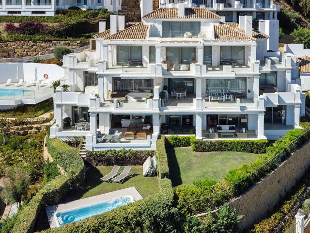 Apartamento en venta en Marbella, Nueva Andalucía