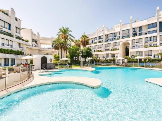 Apartamento en venta en Marbella, Málaga