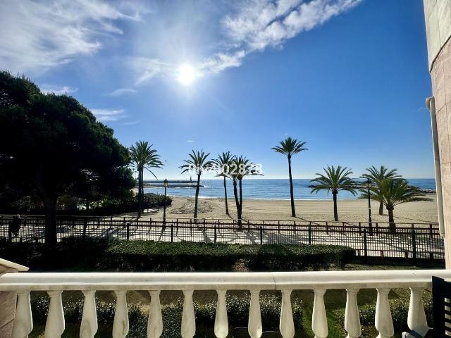Apartamento en venta en Marbella, Nueva Andalucía