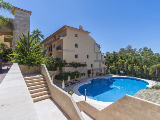 Apartamento en venta en Marbella, Nueva Andalucía