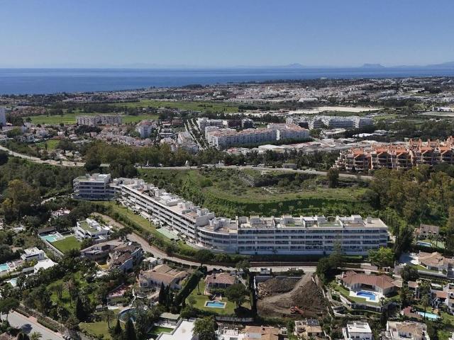 Apartamento en venta en Marbella, Nueva Andalucía