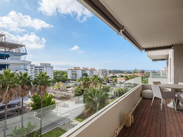 Apartamento en venta en Marbella, Nueva Andalucía