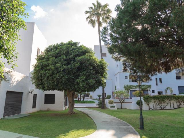 Apartamento en venta en Marbella, Nueva Andalucía