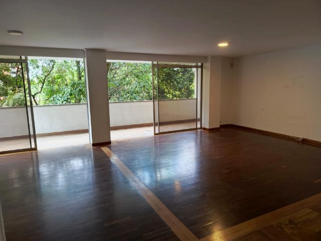 Apartamento en venta en Batallón Girardot, Medellín