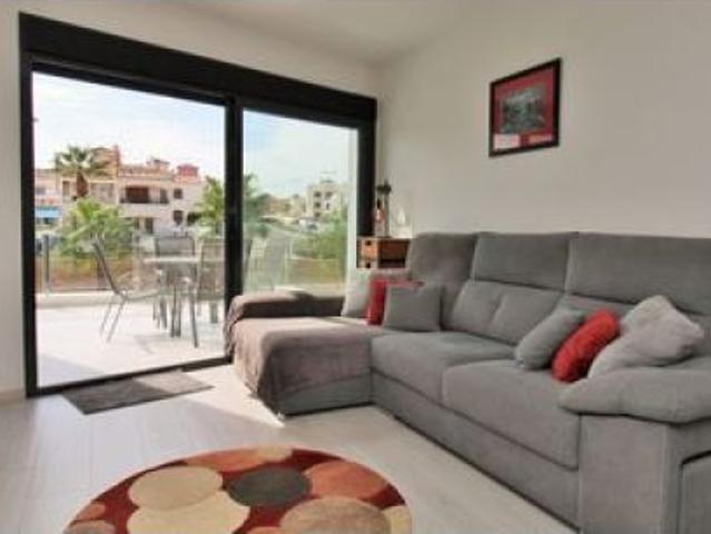 Piso en venta en El Pinar de Campoamor, Orihuela