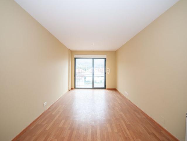 Apartamento en venta en Outes, Noia
