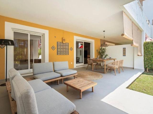 Apartamento en venta en Barriada Islas Canarias, Estepona