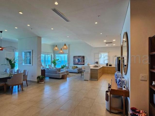 Apartamento en Venta en Playa Chiquita María Chiquita Colón 310 m2. 5 hab