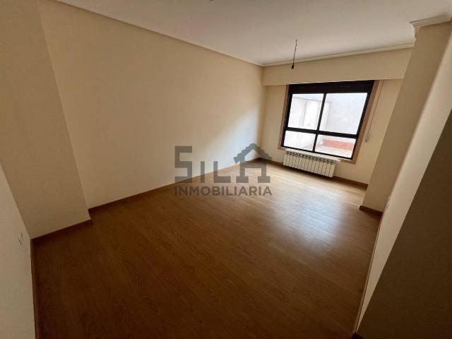 Apartamento en venta en San Cibrao das Viñas, Ourense