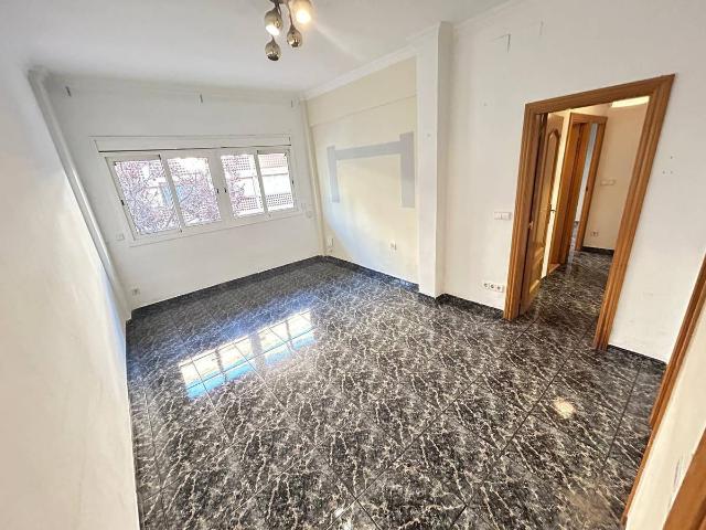 Apartamento en venta en L'hospitalet De Llobregat, Centre