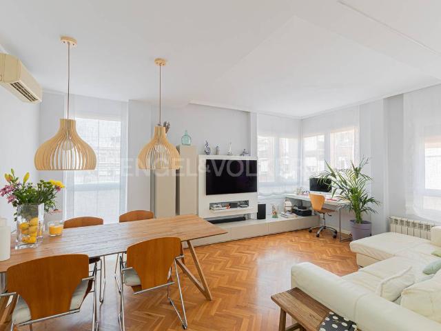 Apartamento en venta en L'hospitalet De Llobregat, Centre
