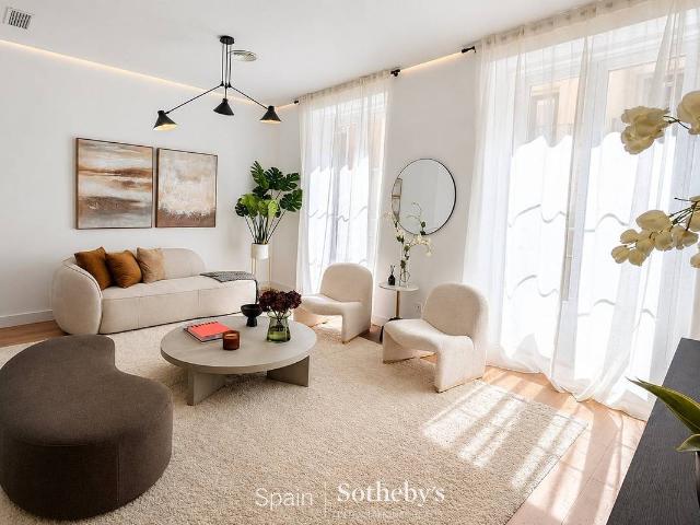 Apartamento en venta en Cortes, Madrid