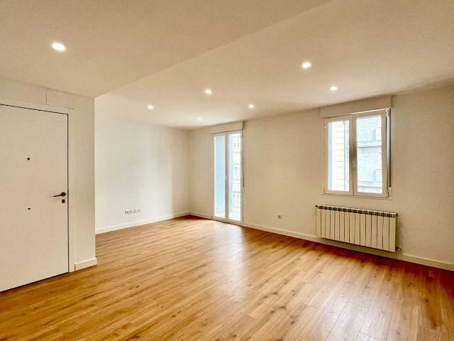 Apartamento en venta en Ourense