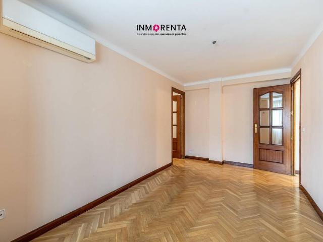 Apartamento en venta en Cortes, Madrid