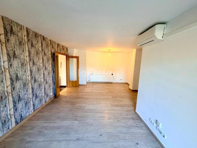 Apartamento en venta en Barri dels Caputxins, Osona