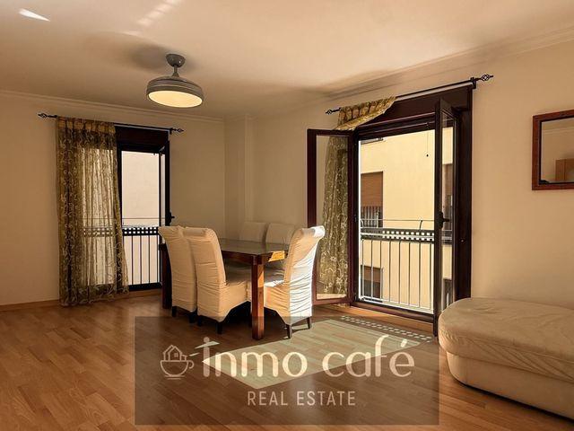 Apartamento en venta en Villena, Alacant / Alicante