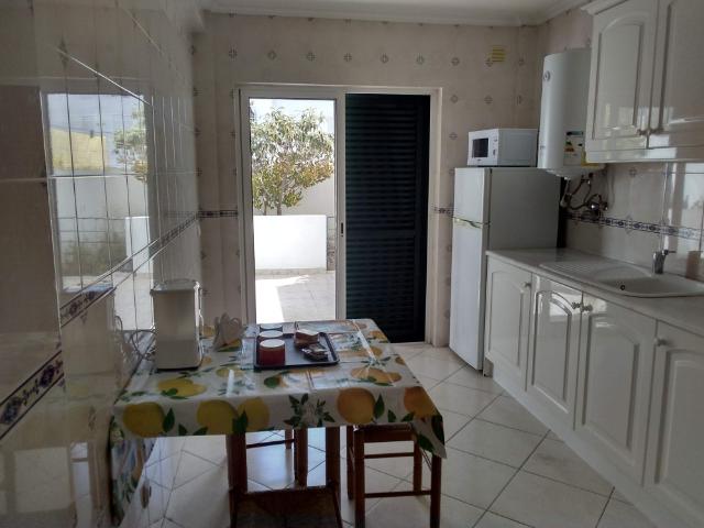 Apartamento alugar em Quarteira