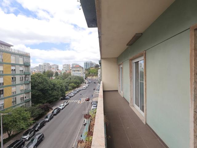Apartamento alugar em São Francisco Xavier, Lisboa