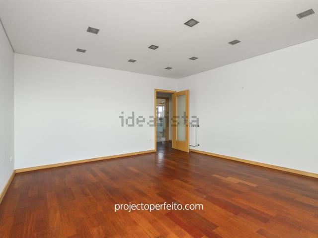 Apartamento alugar em Espinho