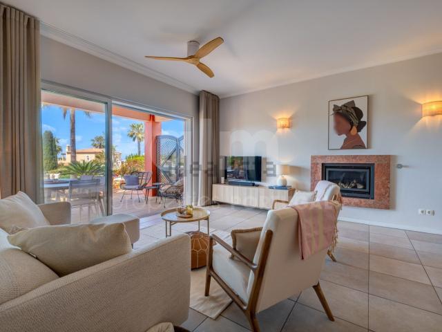 Apartamento venda em Estômbar, Faro