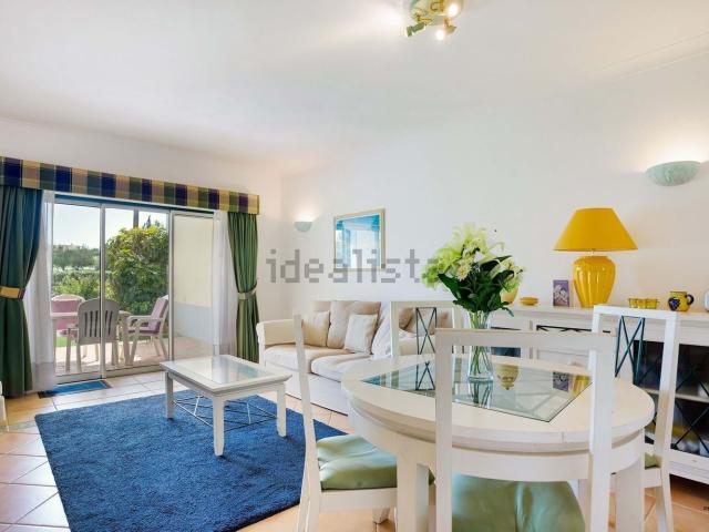 Apartamento venda em Estômbar, Faro