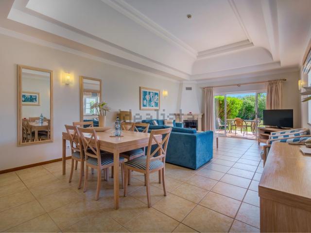 Apartamento venda em Estômbar, Faro