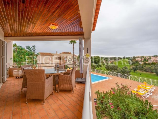 Apartamento venda em Estômbar, Faro