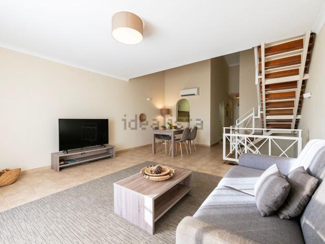 Apartamento venda em Estômbar, Faro